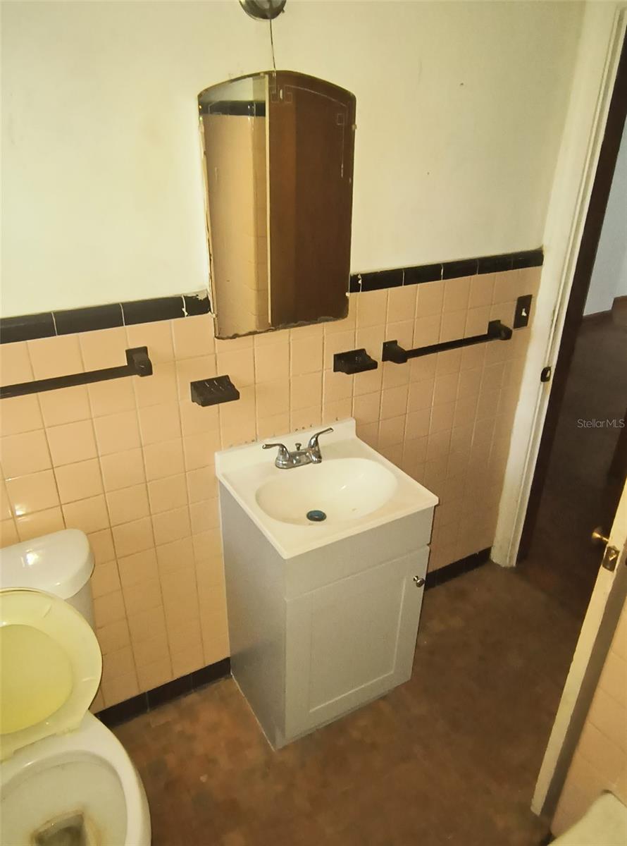 Image 8 of 11 For 66 33rd Street