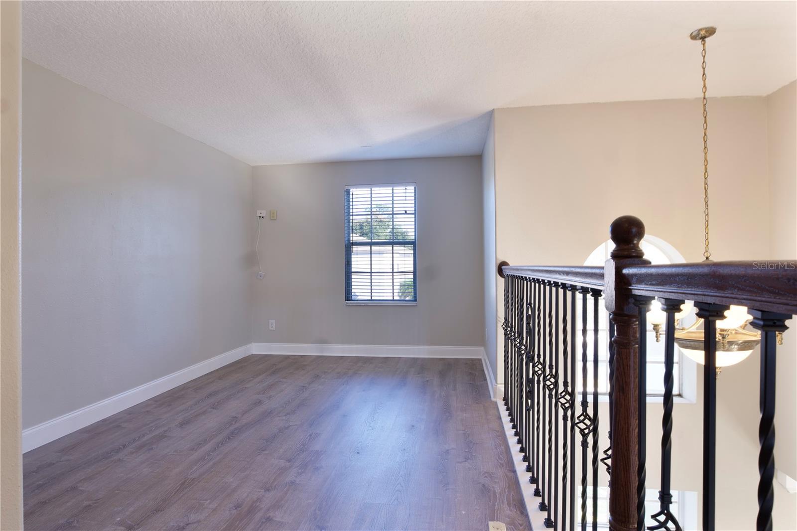 Image 17 of 37 For 10216 Oak Crest Road