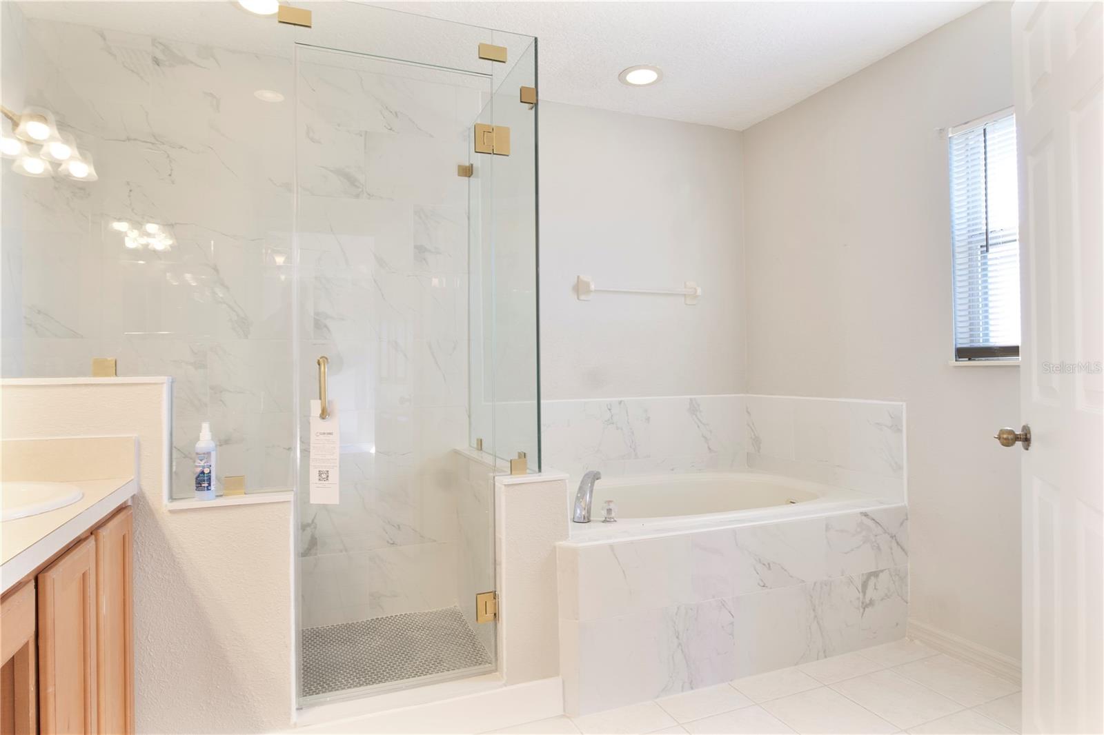 Image 18 of 37 For 10216 Oak Crest Road