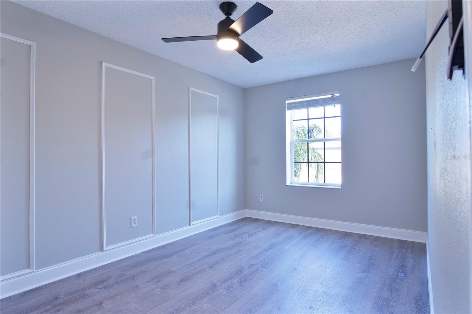 Image 24 of 37 For 10216 Oak Crest Road