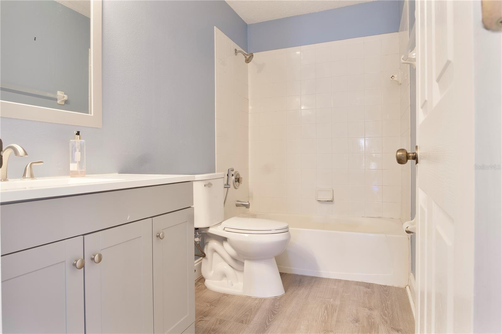 Image 27 of 37 For 10216 Oak Crest Road