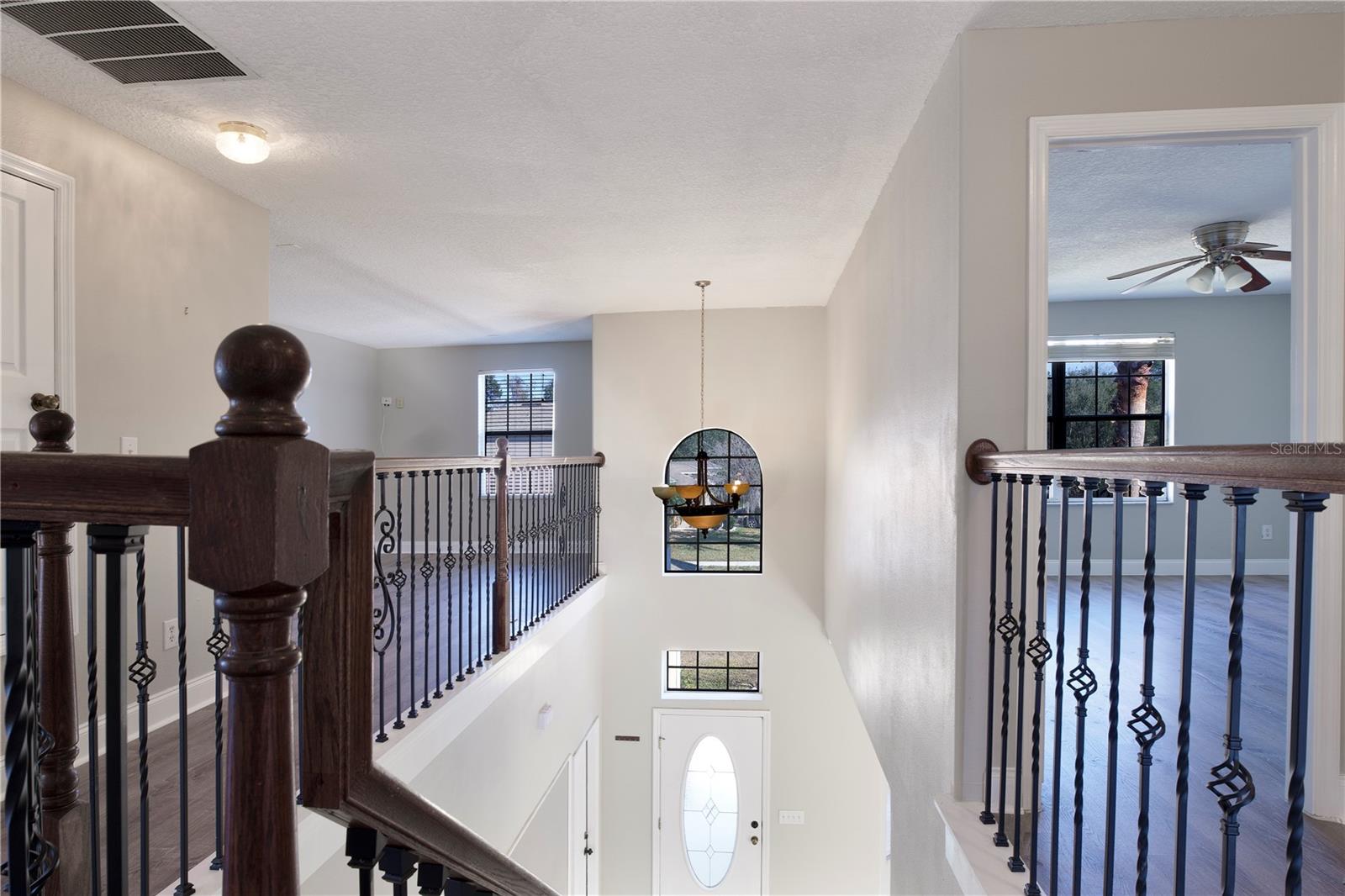 Image 6 of 37 For 10216 Oak Crest Road