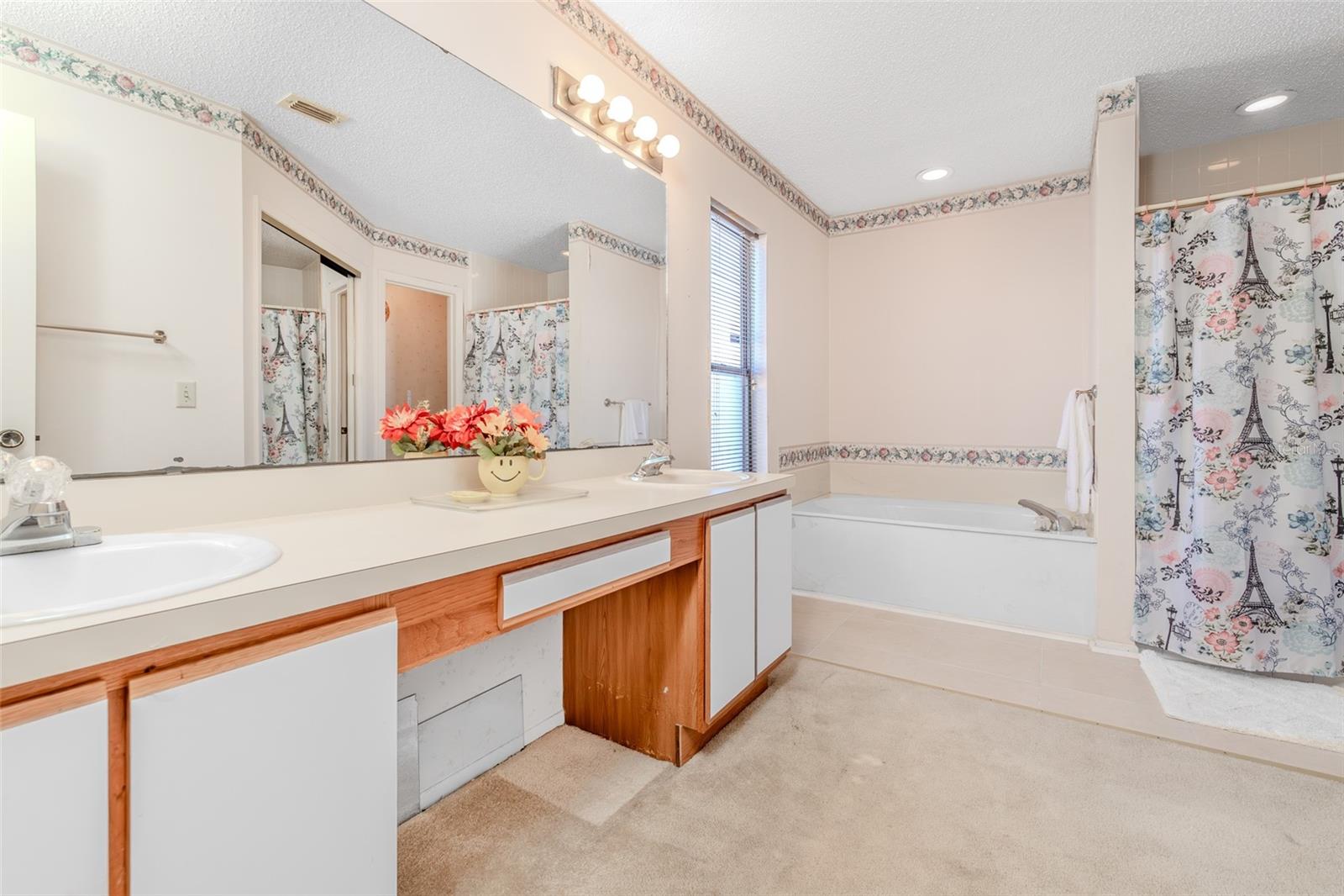 Image 9 of 34 For 7720 Colebrook Drive