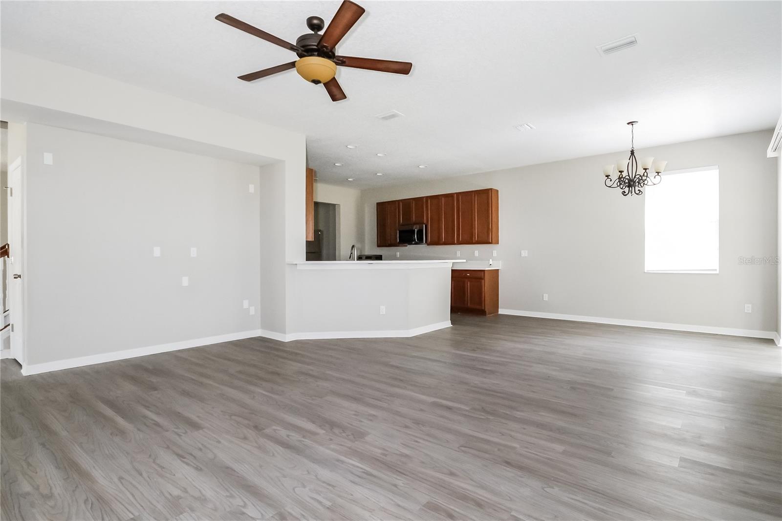 Image 5 of 17 For 7412 Bridgeview Drive