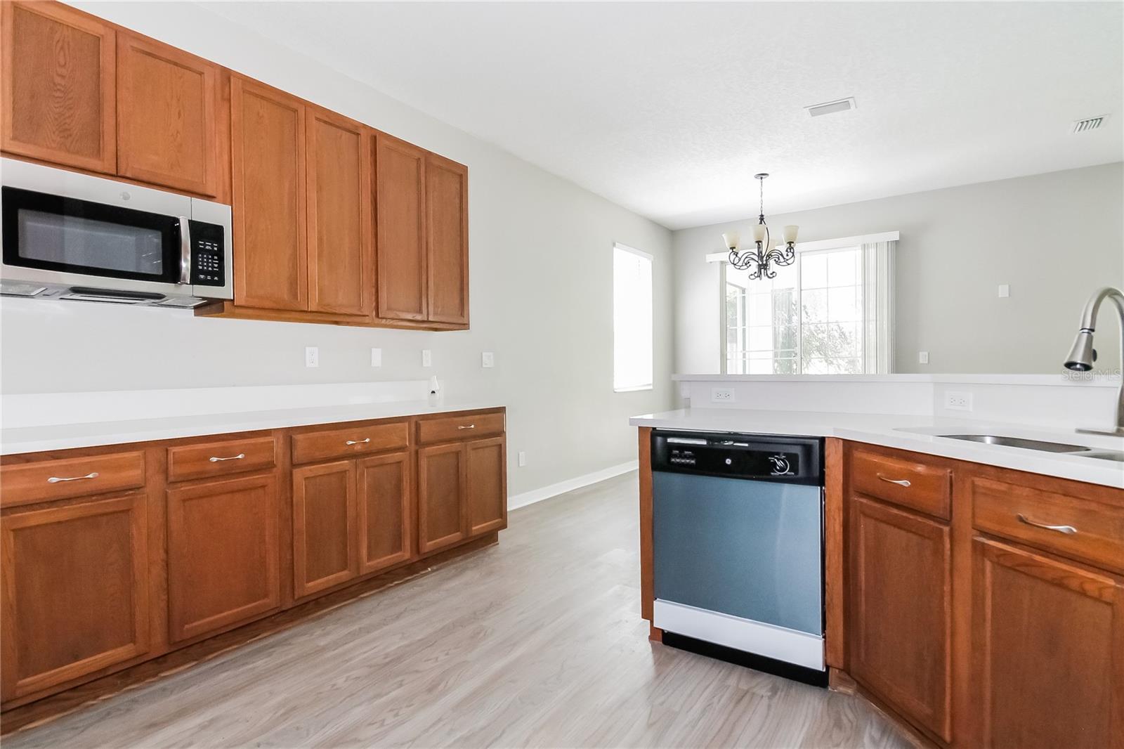 Image 9 of 17 For 7412 Bridgeview Drive