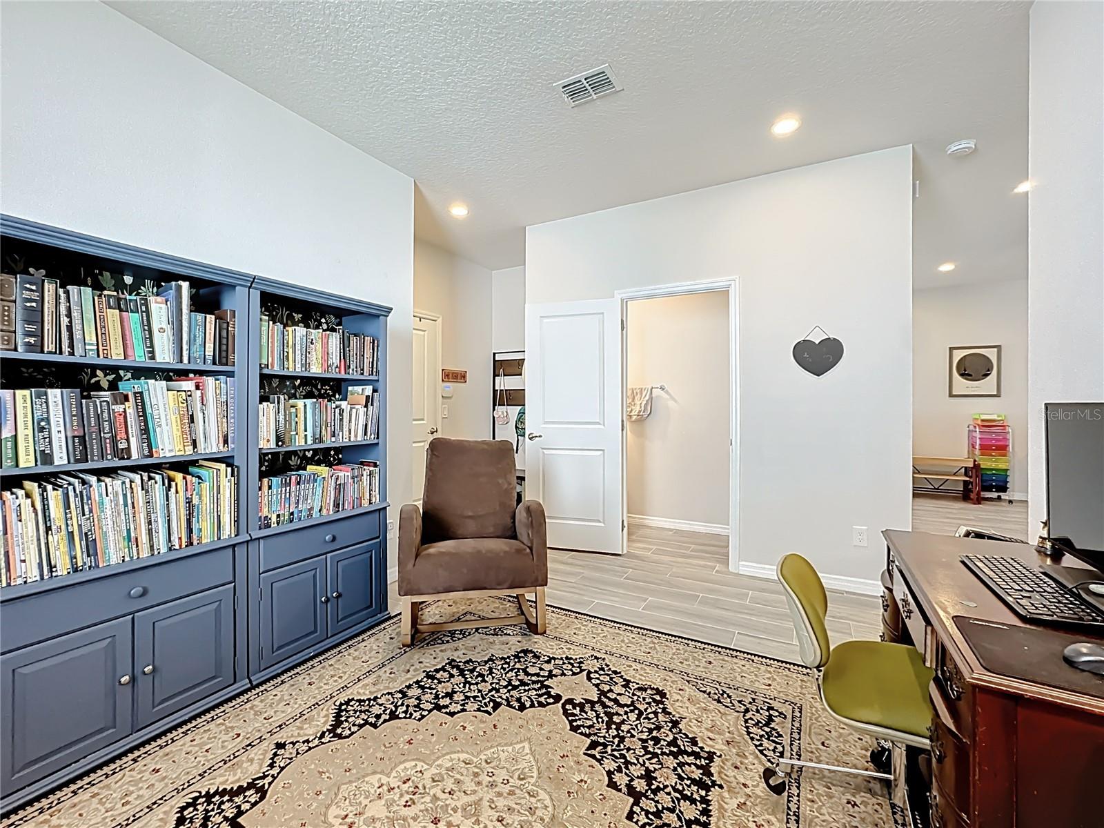 Image 17 of 47 For 3808 Corona Court