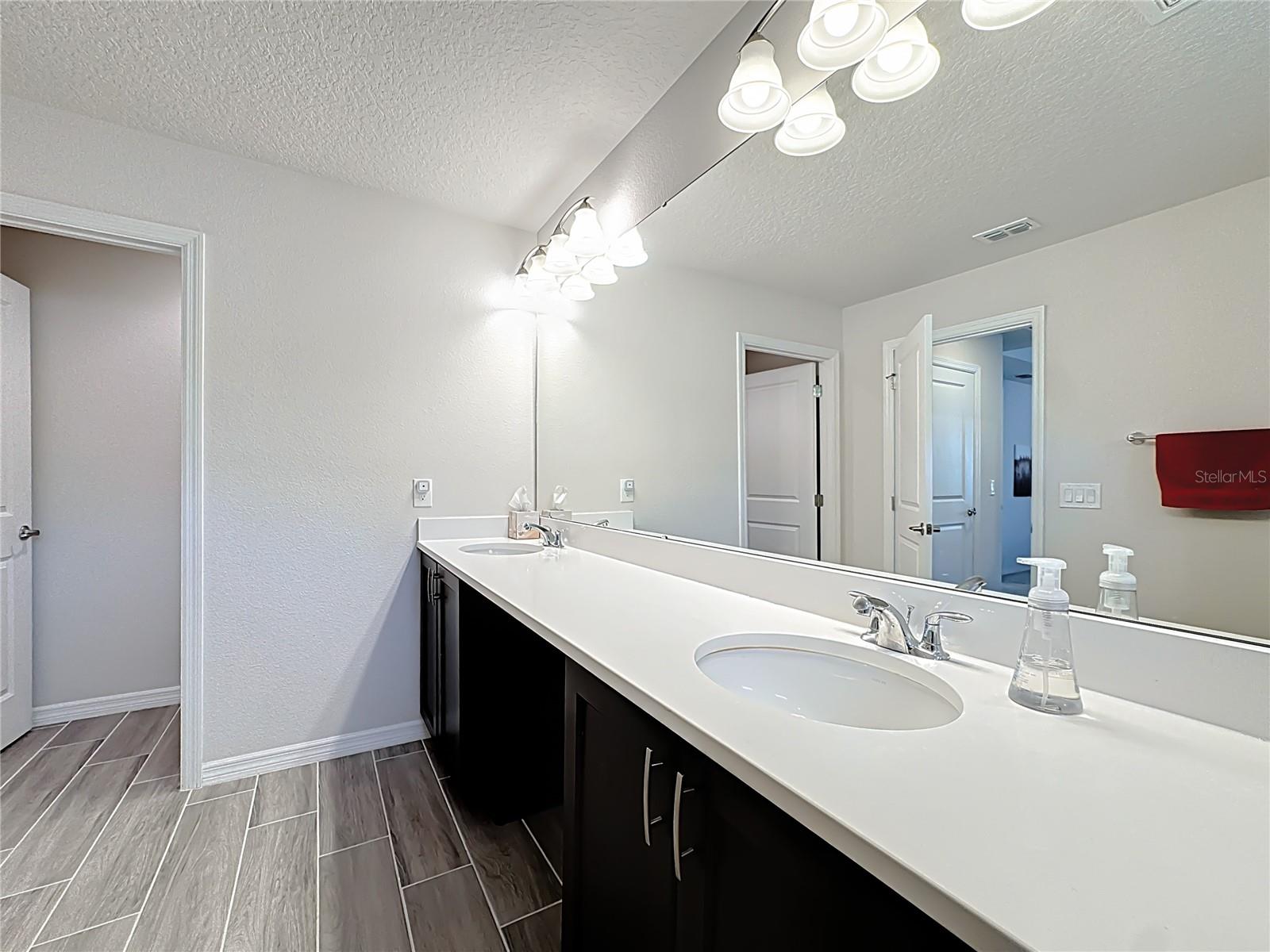 Image 33 of 47 For 3808 Corona Court