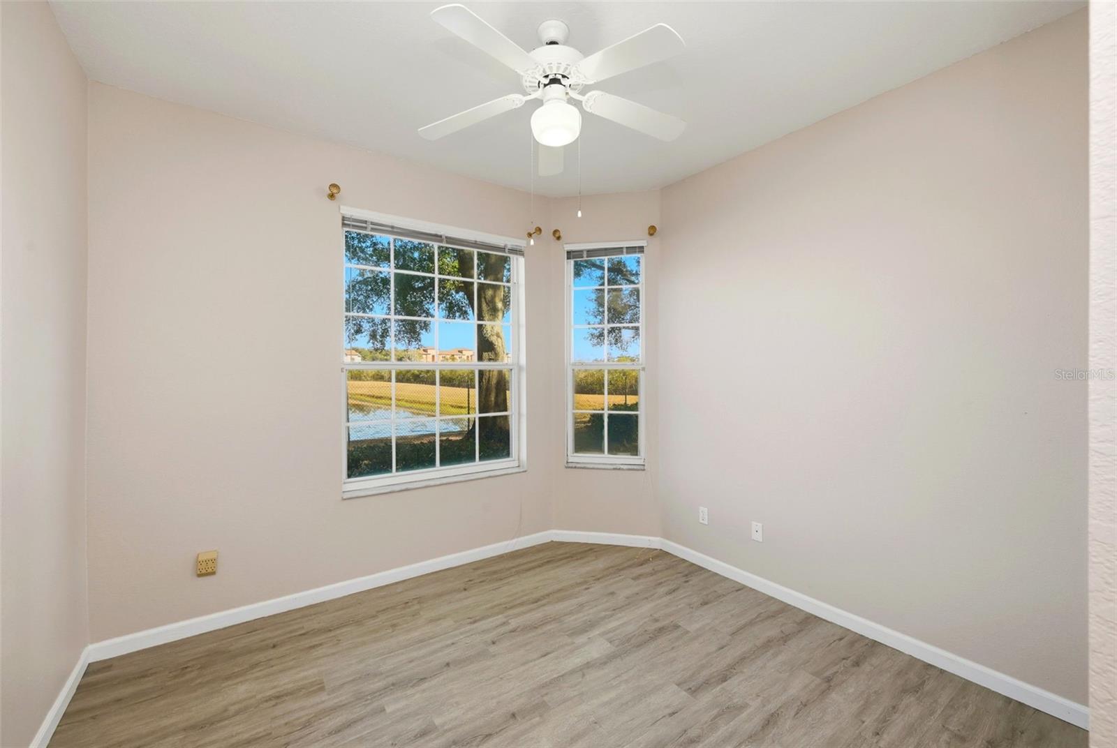 Image 21 of 32 For 7123 Yacht Basin Avenue 317