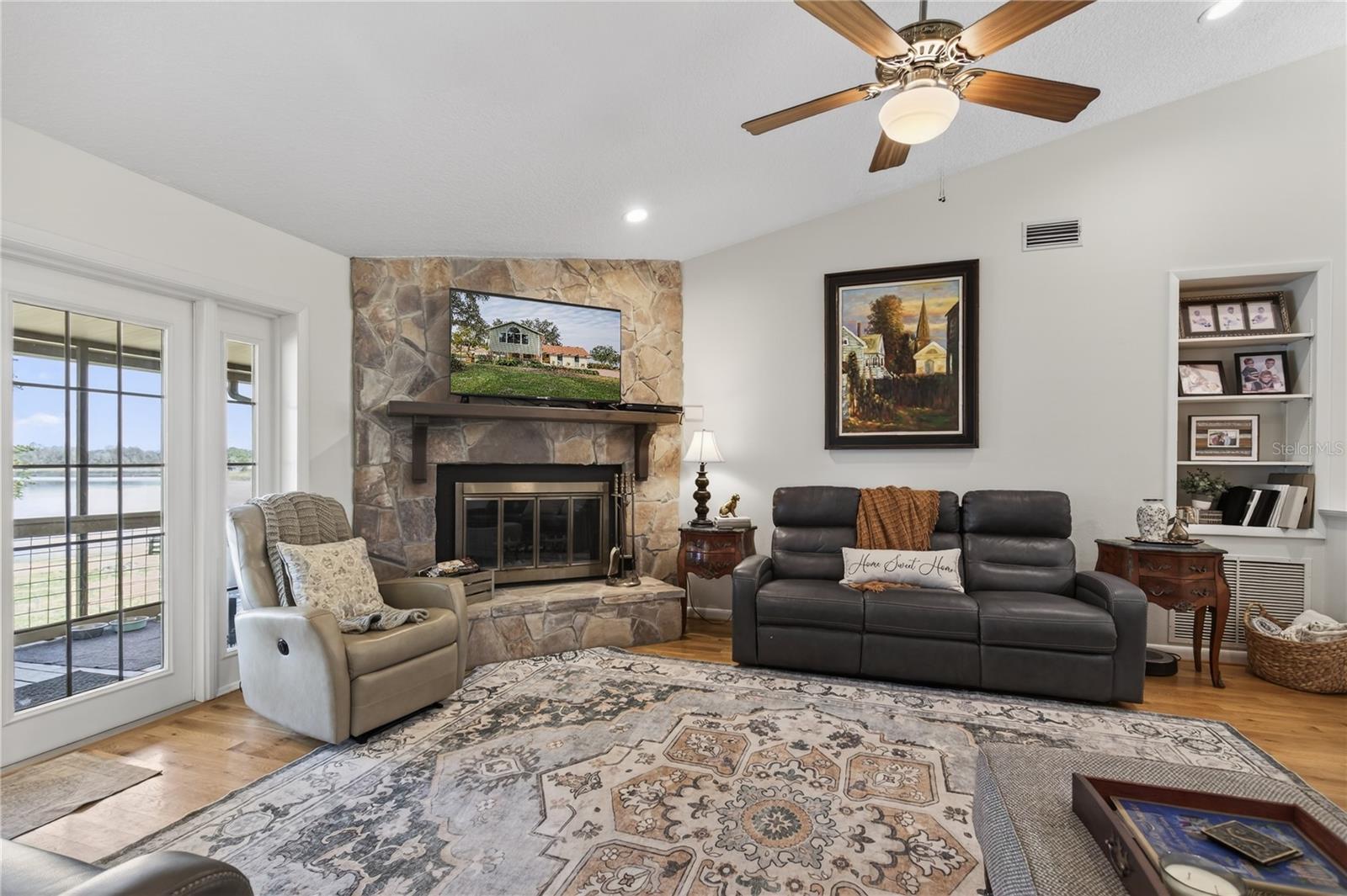 Image 14 of 73 For 17025 Peru Road