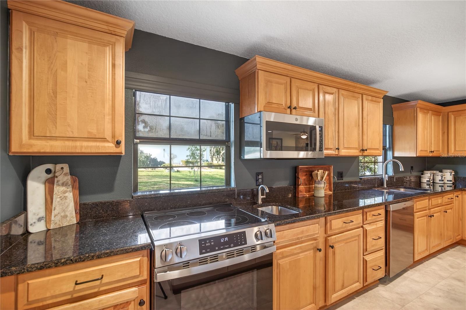 Image 23 of 73 For 17025 Peru Road