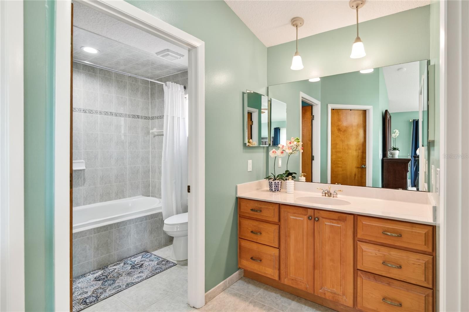 Image 31 of 73 For 17025 Peru Road