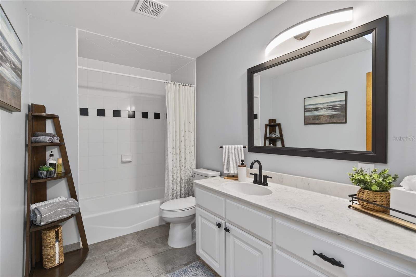 Image 42 of 73 For 17025 Peru Road