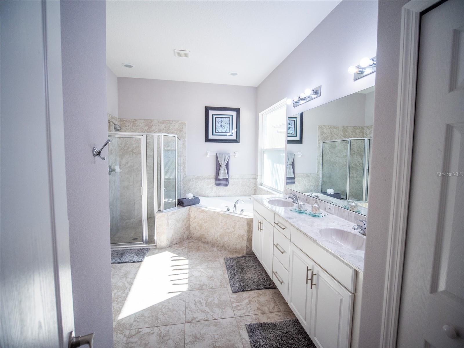 Image 19 of 33 For 12831 Colonnade Circle