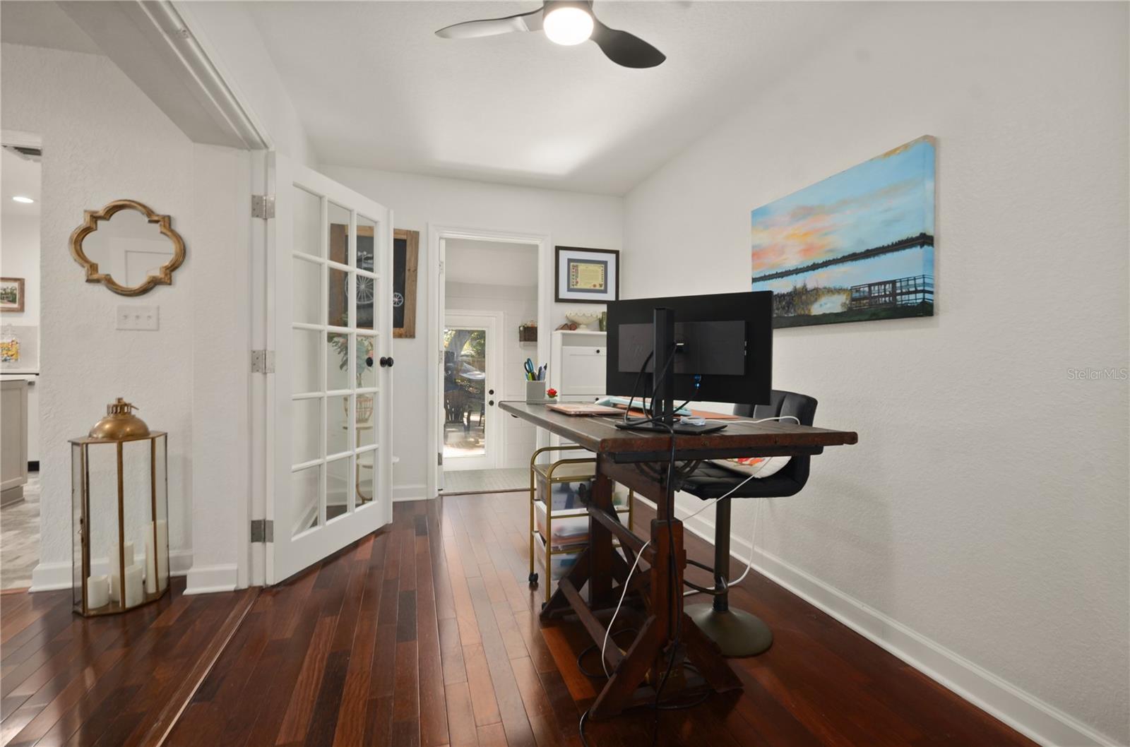 Image 12 of 32 For 1304 Golfview Street