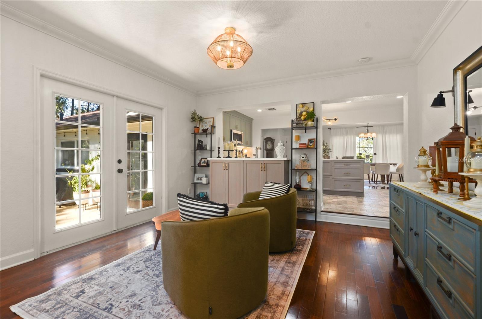 Image 15 of 32 For 1304 Golfview Street