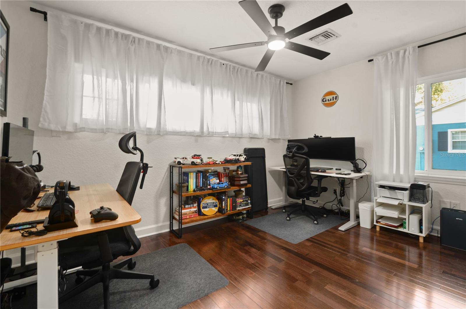 Image 19 of 32 For 1304 Golfview Street