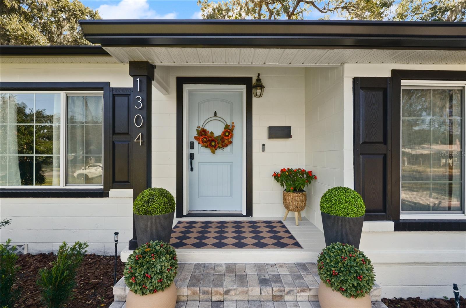 Image 2 of 32 For 1304 Golfview Street