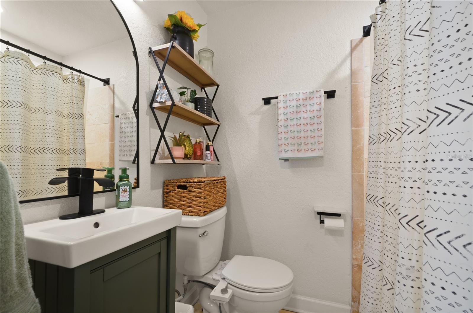 Image 21 of 32 For 1304 Golfview Street