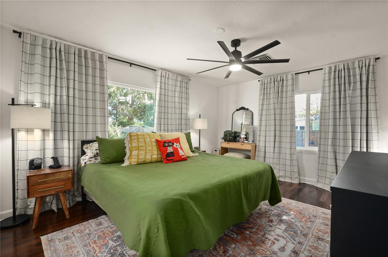 Image 22 of 32 For 1304 Golfview Street