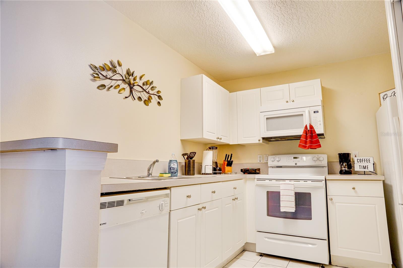 Image 5 of 33 For 8812 Grand Palms Circle A