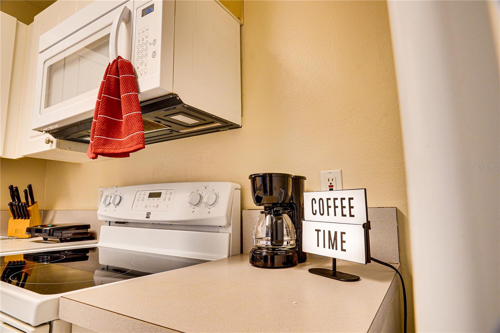 Image 7 of 33 For 8812 Grand Palms Circle A