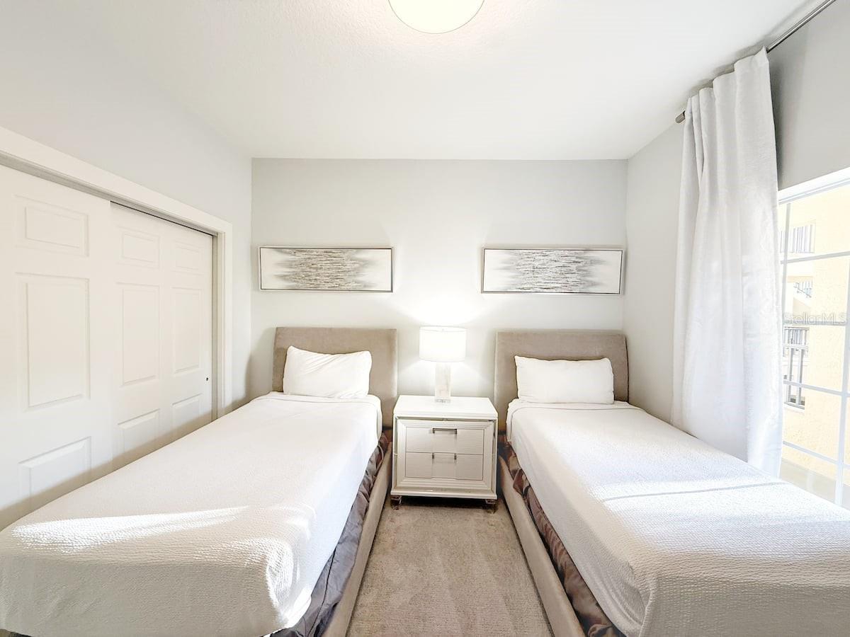 Image 9 of 13 For 8762 Worldquest Boulevard 6204