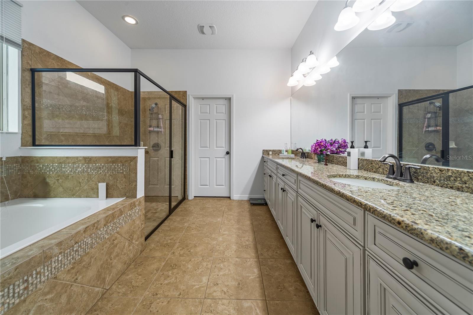 Image 18 of 38 For 8767 Iron Mountain Trail