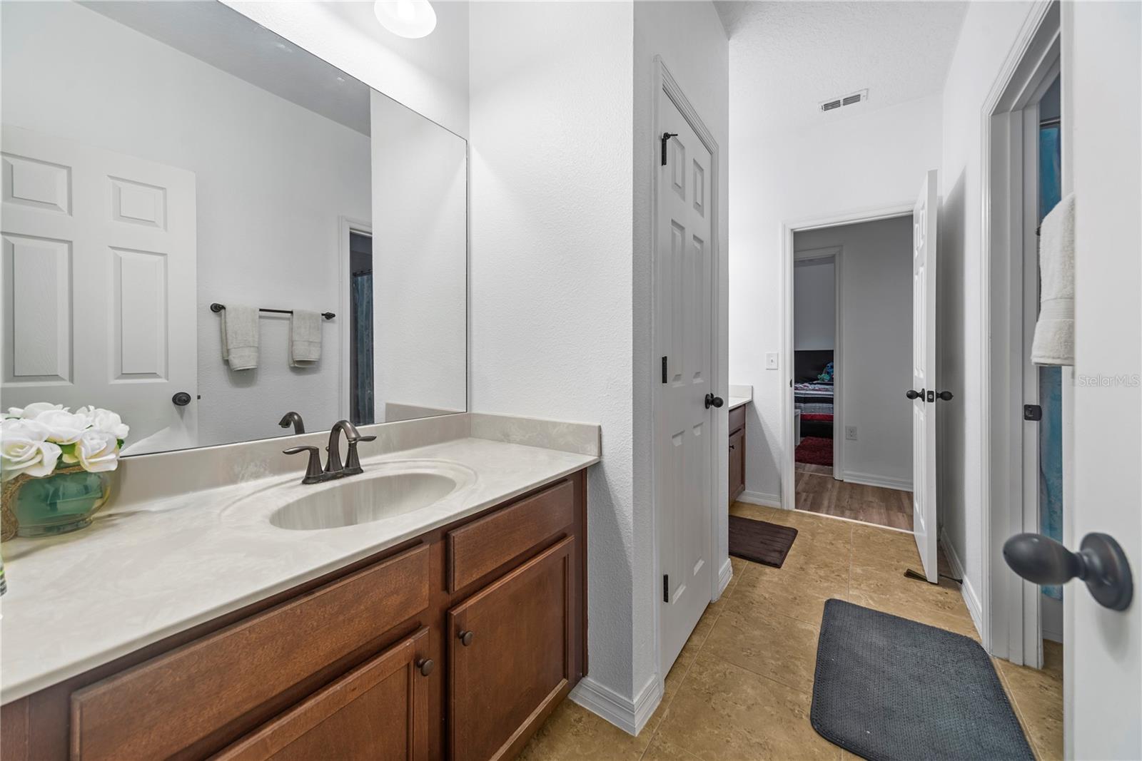 Image 21 of 38 For 8767 Iron Mountain Trail