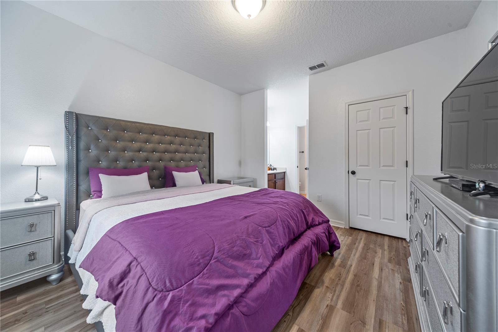 Image 24 of 38 For 8767 Iron Mountain Trail