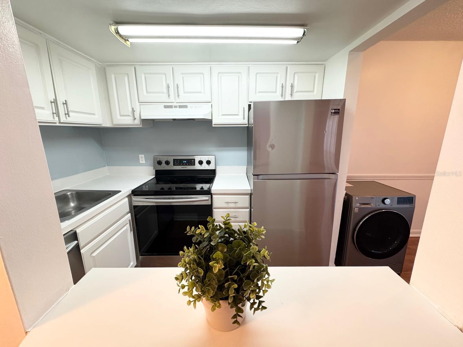 Image 12 of 25 For 2535 Alafaya Trail 68