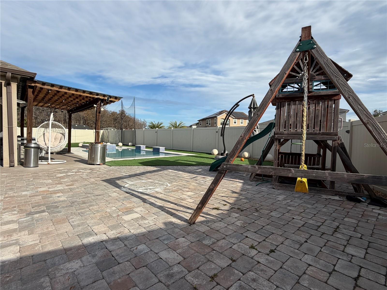 Image 16 of 25 For 2422 Riverbank Cove