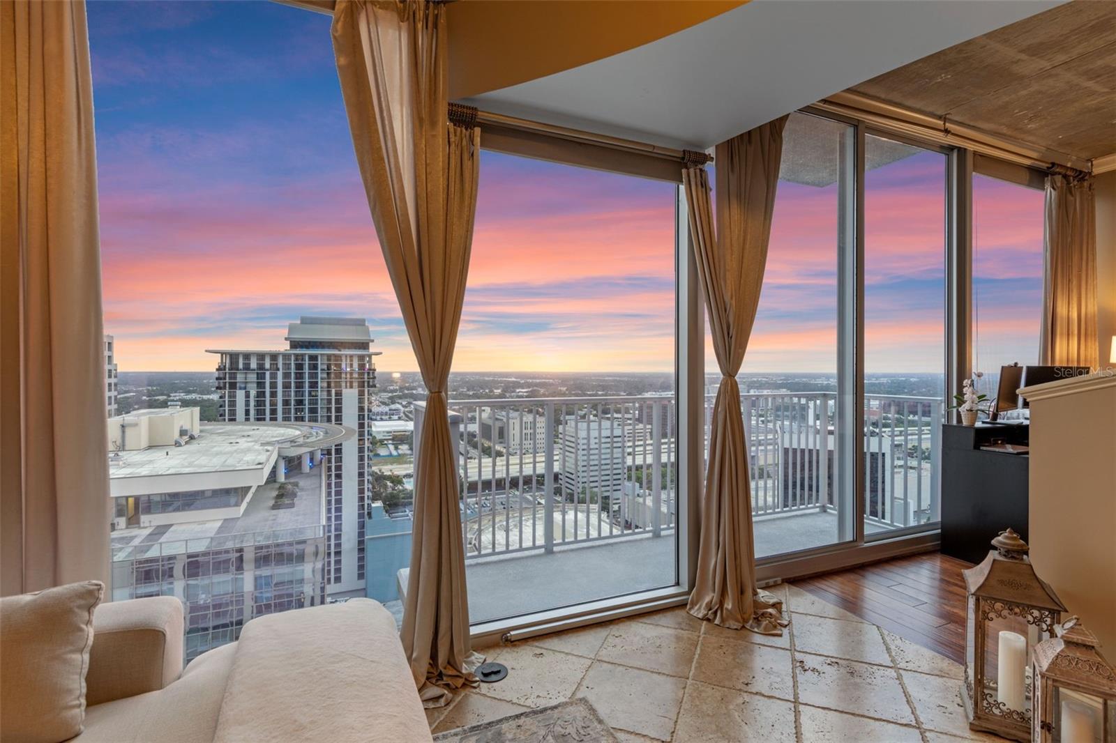 Image 12 of 39 For 155 Court Avenue 2710