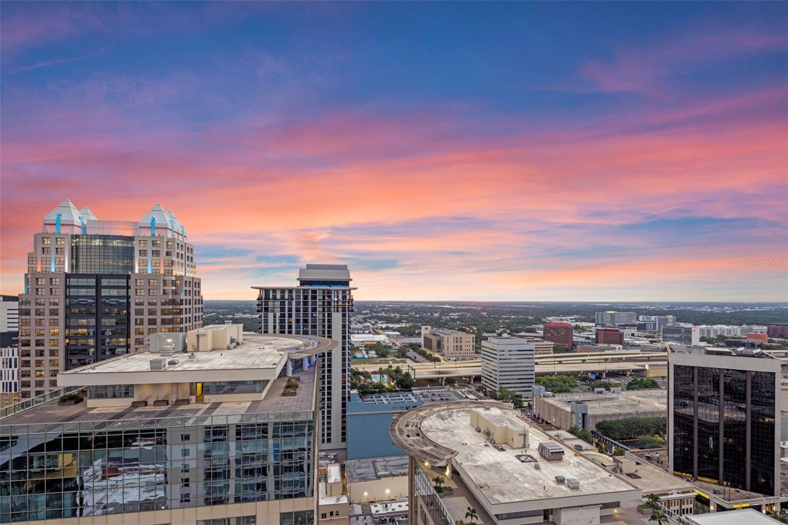 Image 35 of 39 For 155 Court Avenue 2710