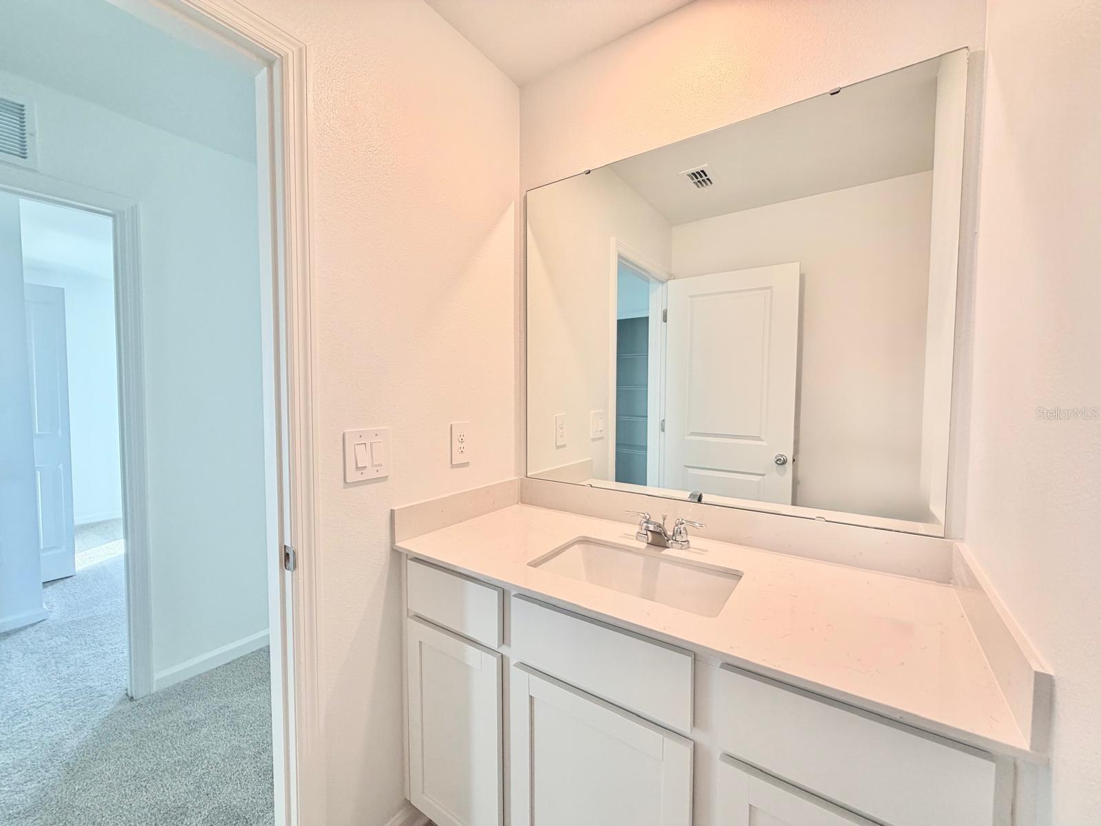 Image 21 of 27 For 1547 Jessica Boulevard