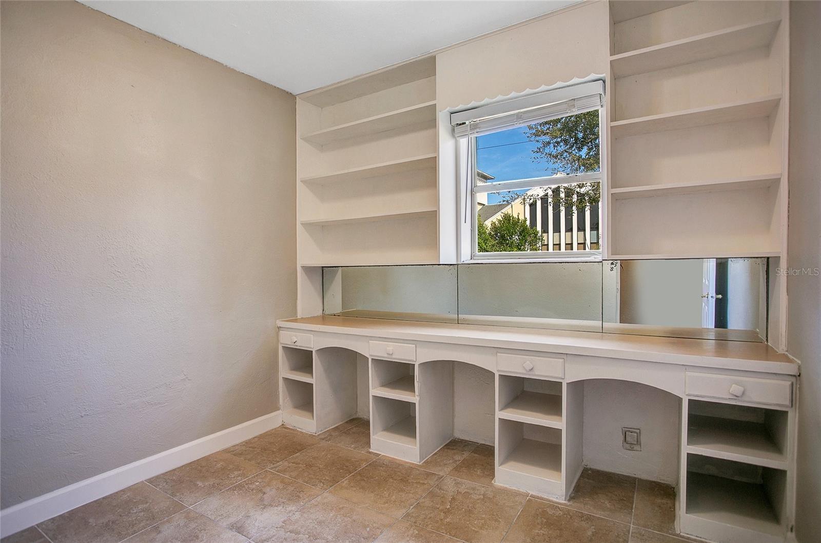 Image 11 of 14 For 541 Capen Avenue