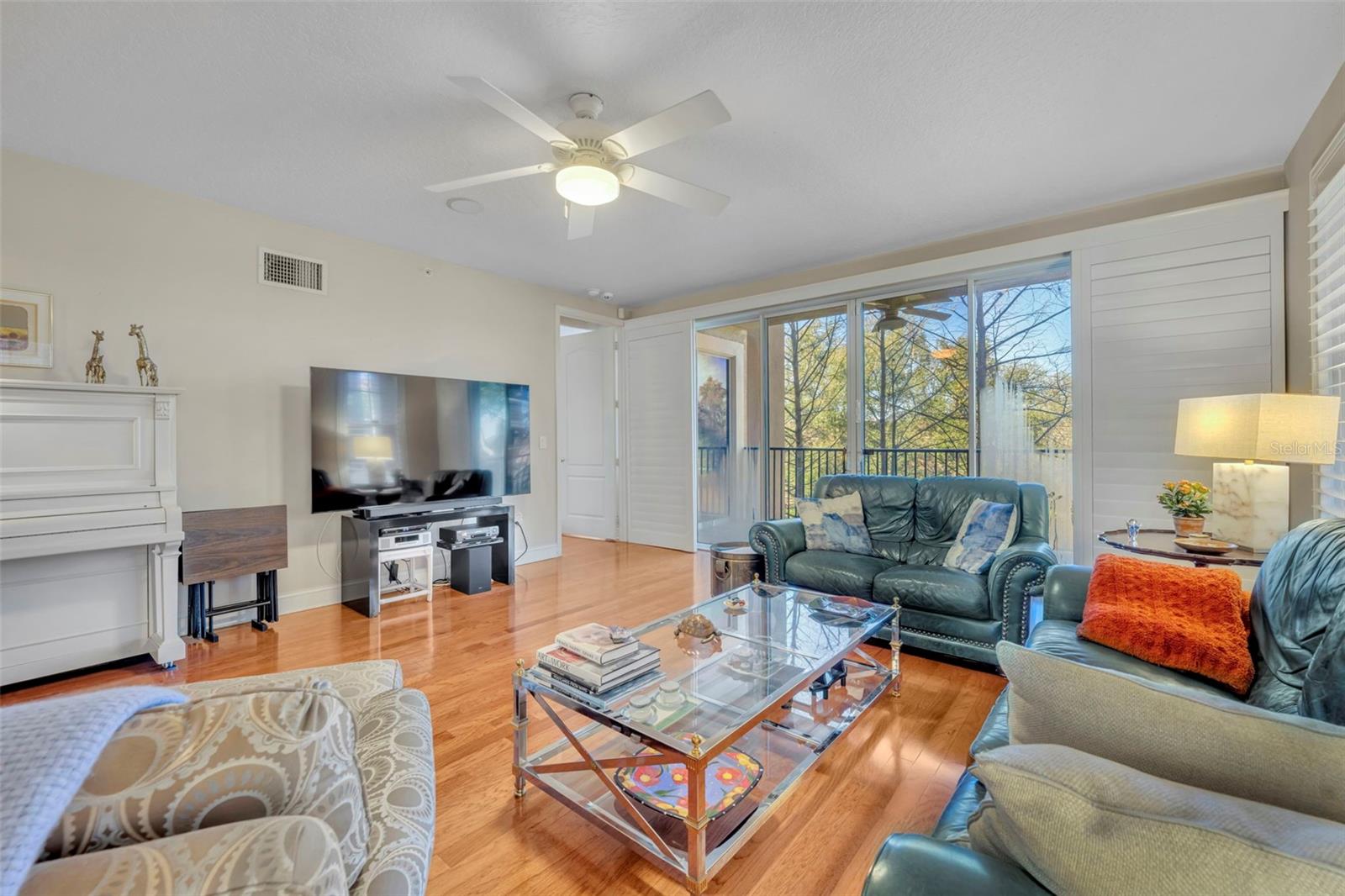 Image 11 of 33 For 917 Lotus Vista Drive 101