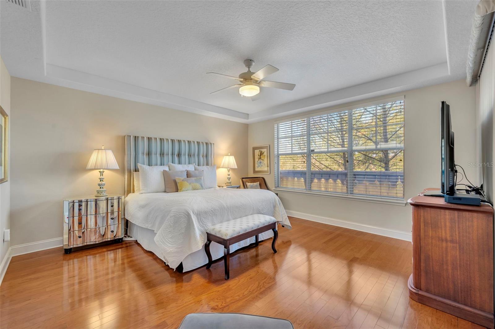 Image 17 of 33 For 917 Lotus Vista Drive 101