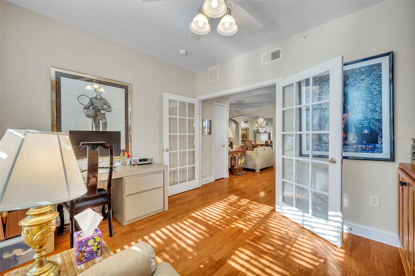 Image 25 of 33 For 917 Lotus Vista Drive 101