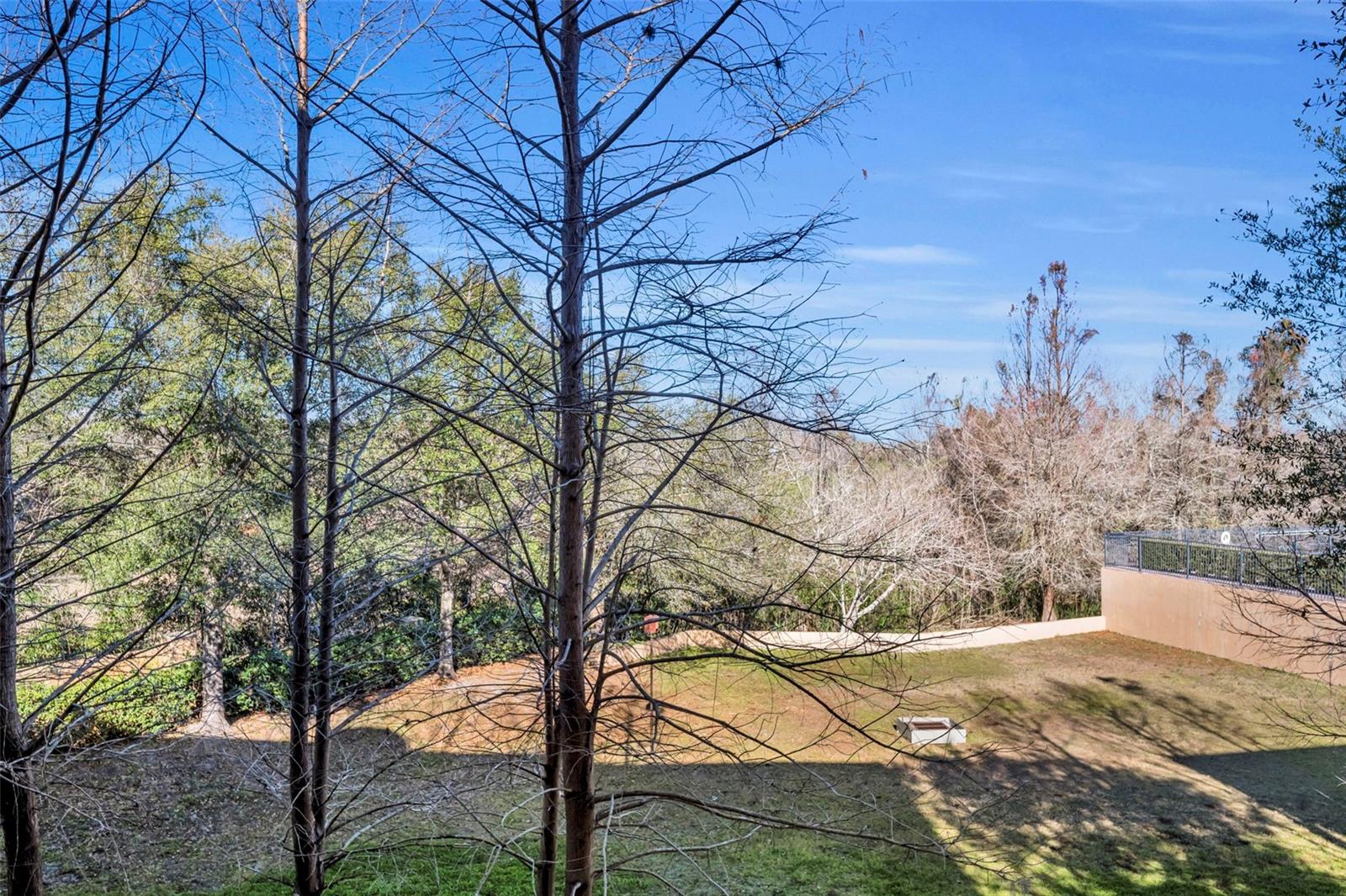 Image 26 of 33 For 917 Lotus Vista Drive 101