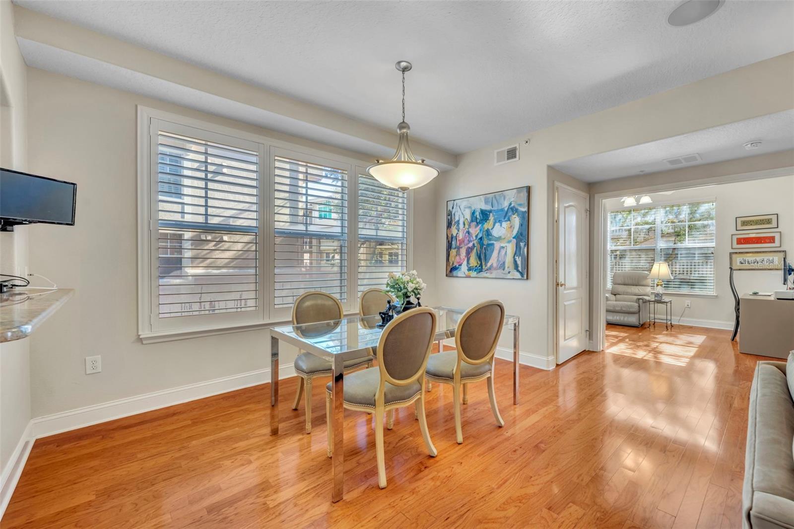 Image 8 of 33 For 917 Lotus Vista Drive 101