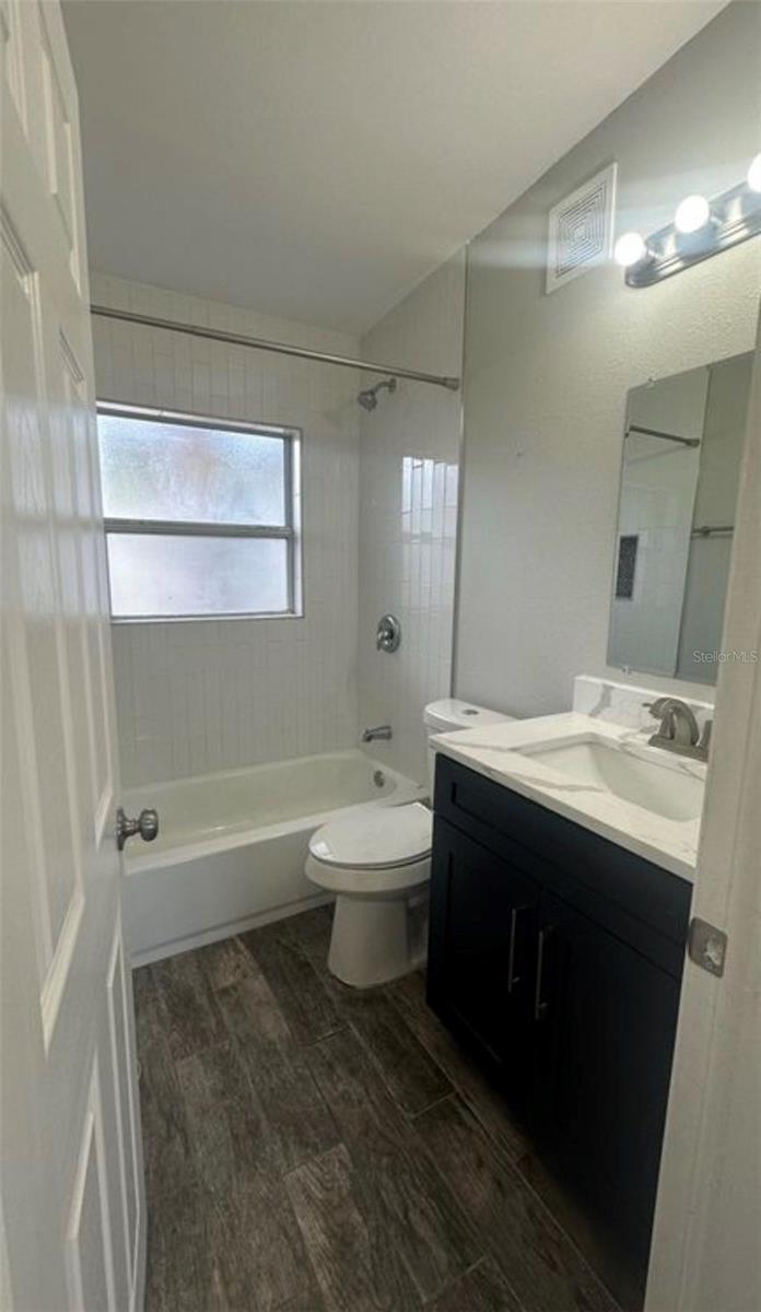 Image 11 of 17 For 974 Jamajo Boulevard