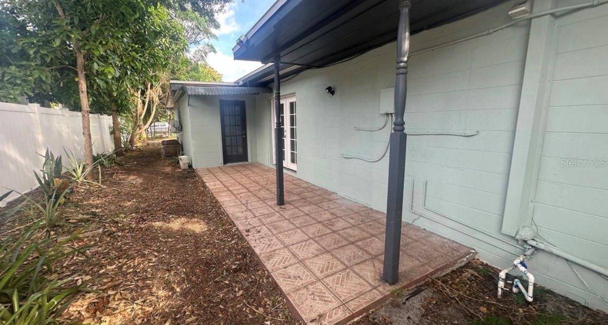 Image 16 of 17 For 974 Jamajo Boulevard