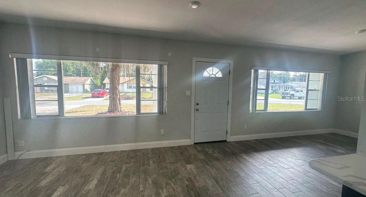 Image 4 of 17 For 974 Jamajo Boulevard