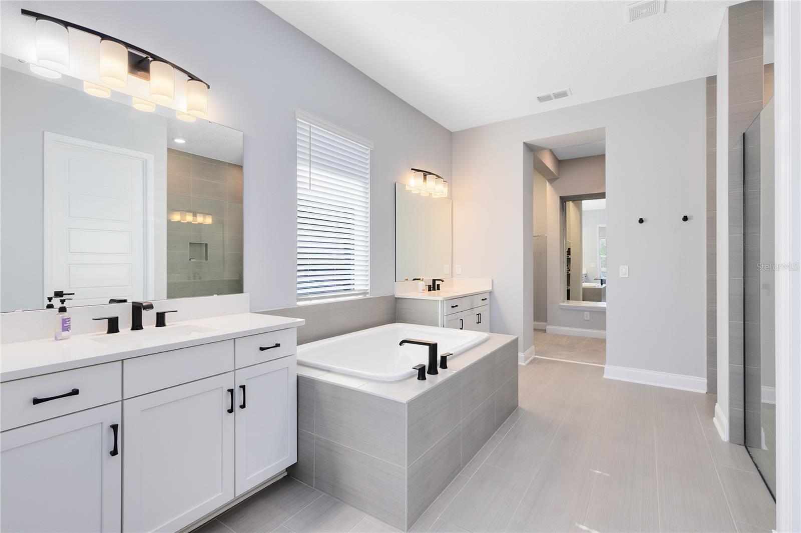 Image 18 of 58 For 14409 Walcott Avenue