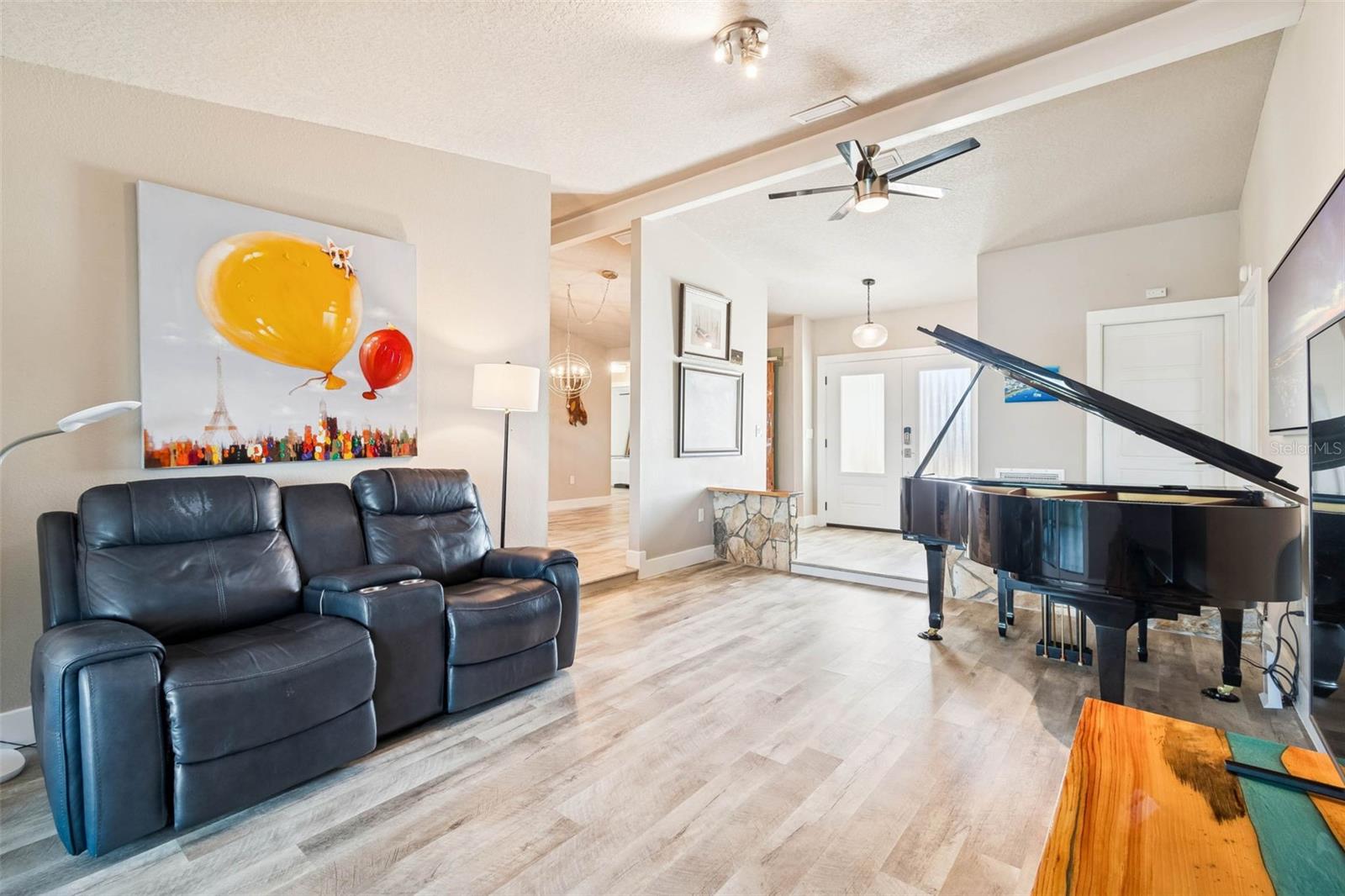 Image 15 of 100 For 15722 Donzi Drive