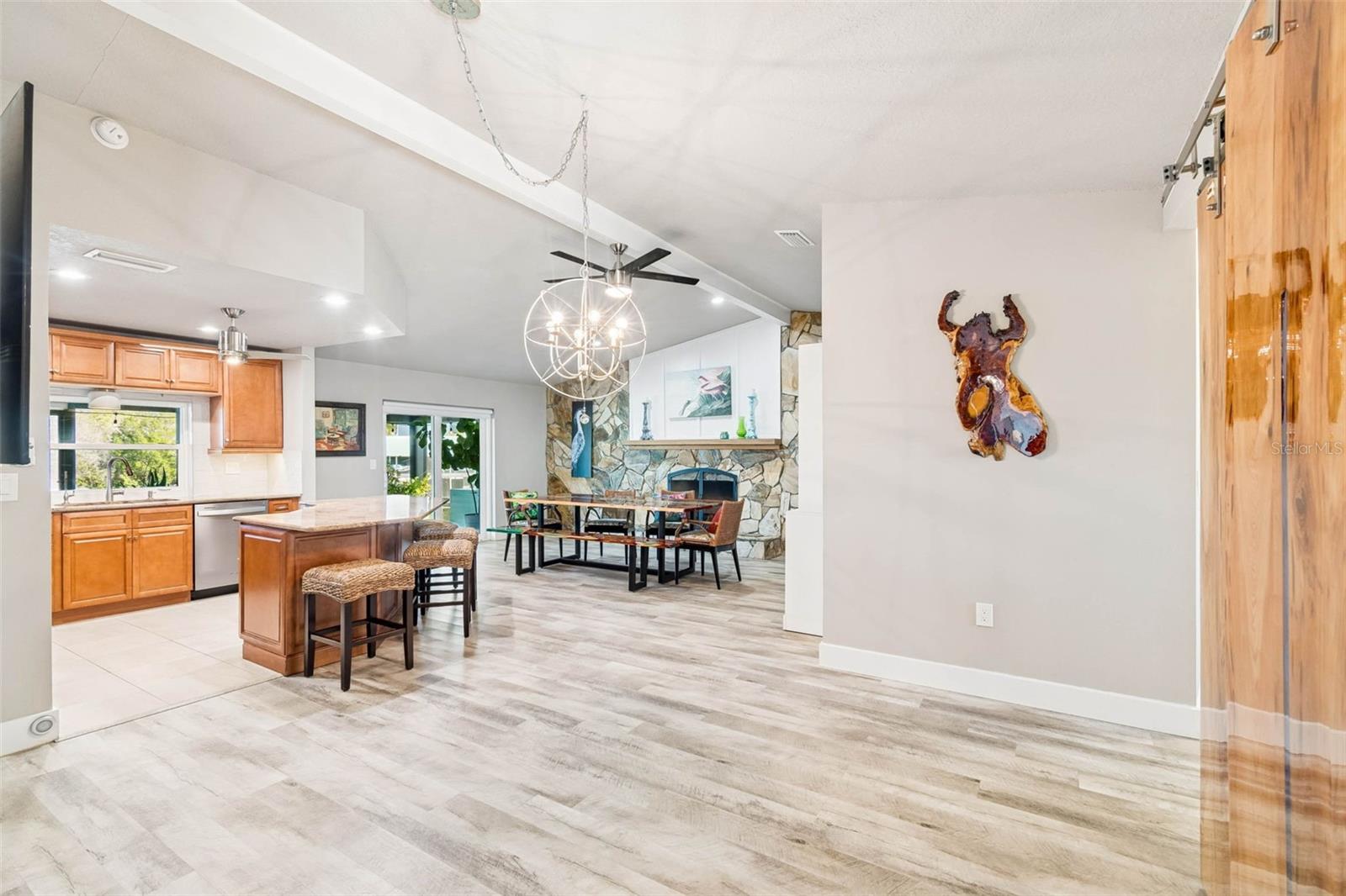 Image 18 of 100 For 15722 Donzi Drive