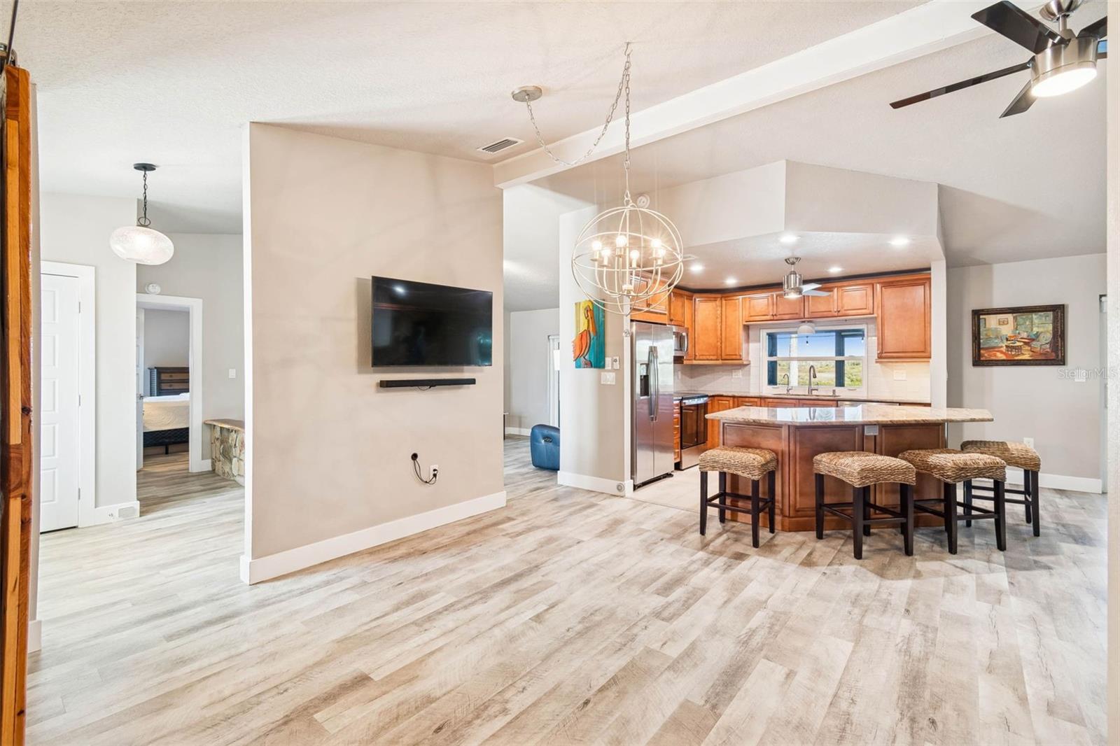 Image 19 of 100 For 15722 Donzi Drive