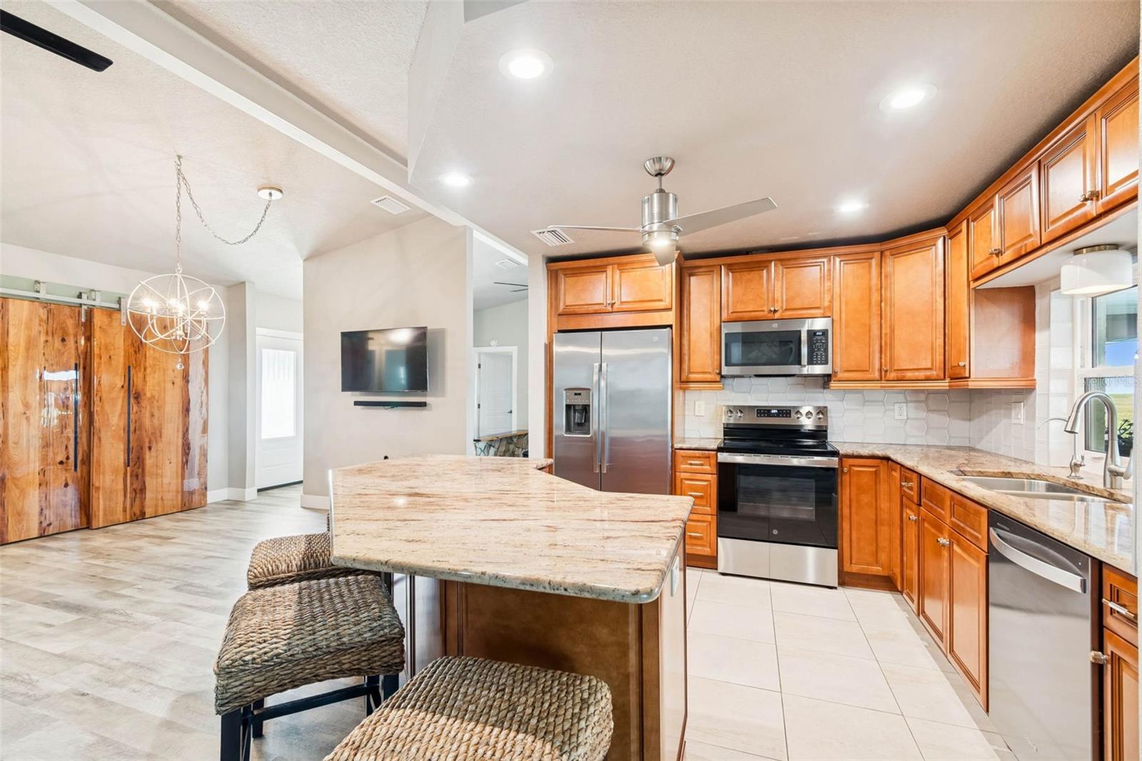 Image 26 of 100 For 15722 Donzi Drive