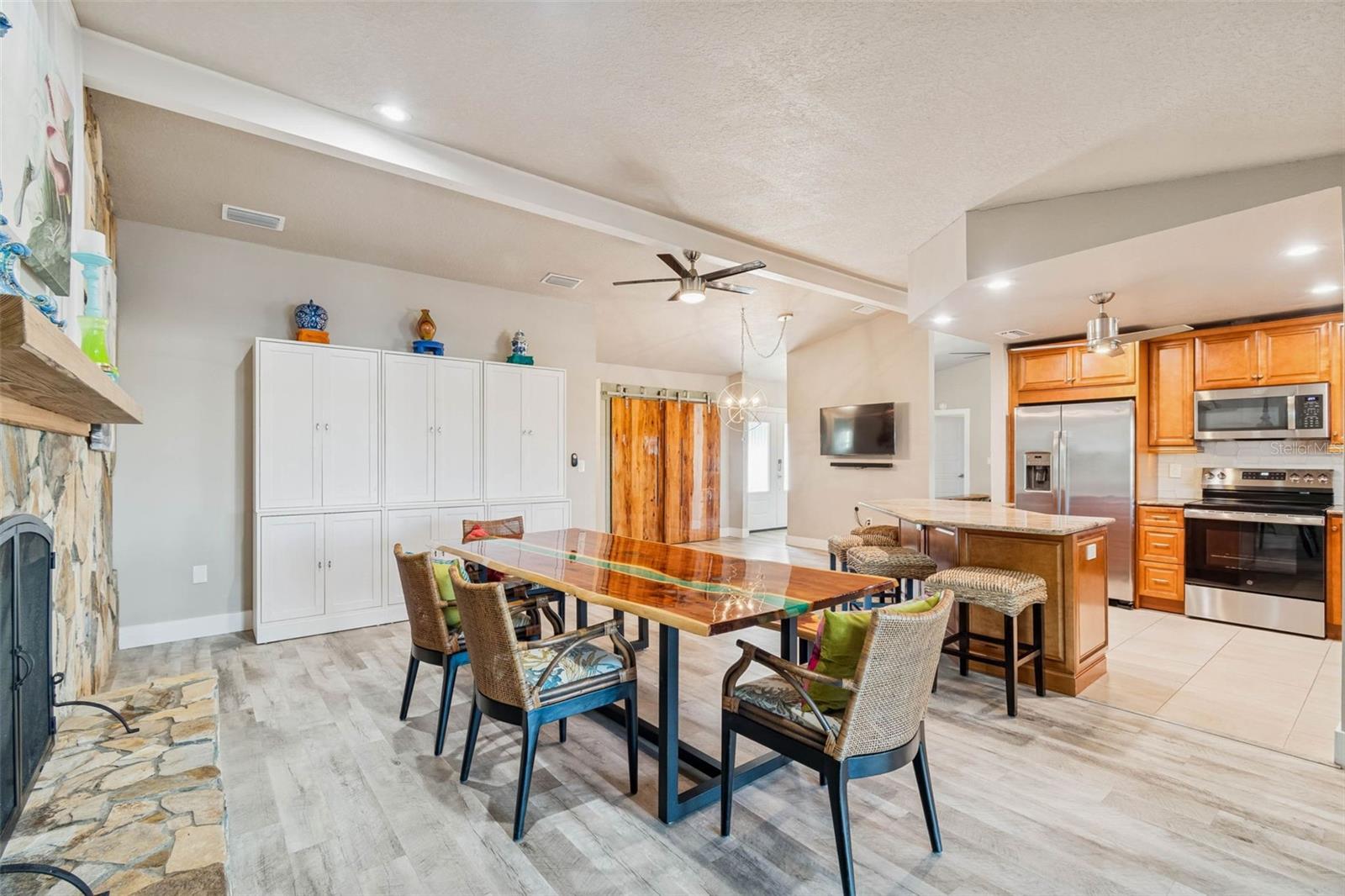 Image 36 of 100 For 15722 Donzi Drive