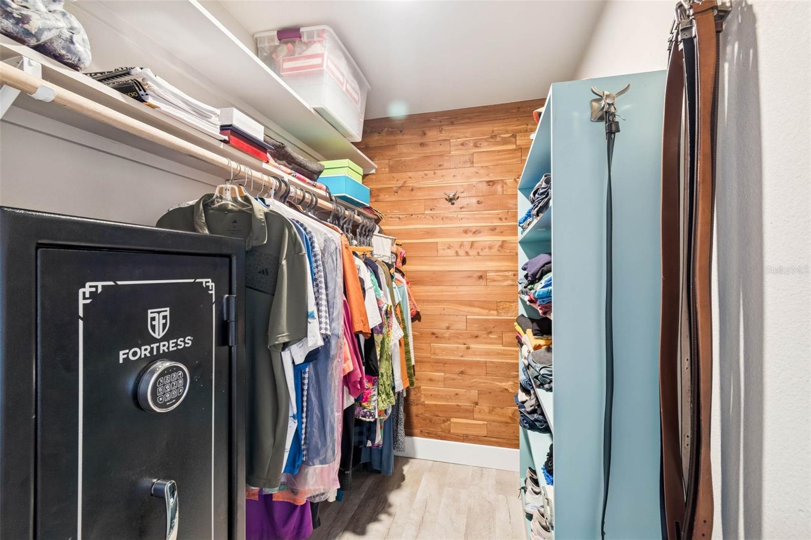 Image 41 of 100 For 15722 Donzi Drive